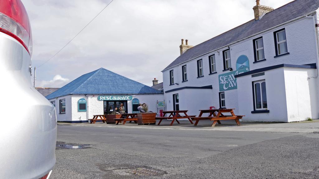 The Seaview Tavern Ballygorman Exterior photo